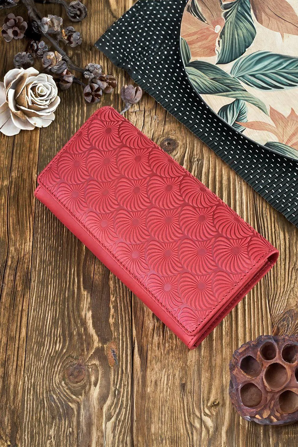 Chic Geometric Pattern RFID-Safe Leather Wallet for Women
